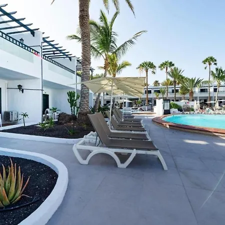 Two Bedrooms With Wifi, Pool, Near The Beach In Puerto Del Carmen
