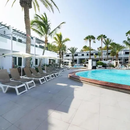 Two Bedrooms With Wifi, Pool, Near The Beach In Puerto Del Carmen
