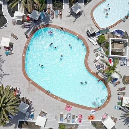Two Bedrooms With Wifi, Pool, Near The Beach In Puerto Del Carmen 卡门港